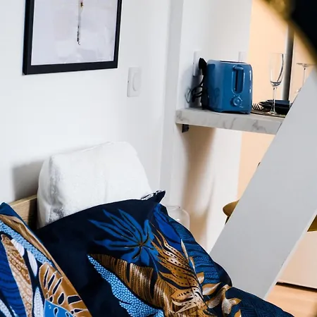 Chic & Elegant Proche De La Apartmán